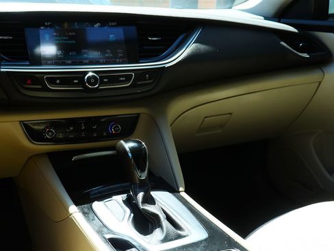 Used 2018 Buick Regal Preferred w/ Sights and Sounds Package image 39