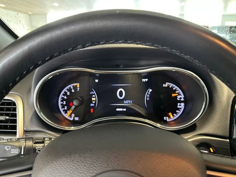 Used 2020 Jeep Grand Cherokee Altitude AWD/4WD image 21