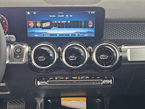 New 2026 Mercedes-Benz GLB 250 image 25