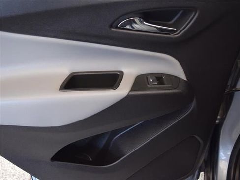 Used 2024 Chevrolet Equinox LT image 32