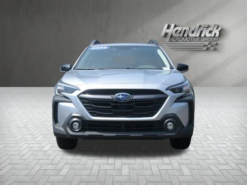Certified 2025 Subaru Outback Premium w/ Popular Package #1A AWD/4WD image 3