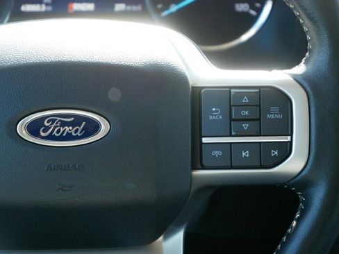 Certified 2024 Ford Expedition XLT image 18