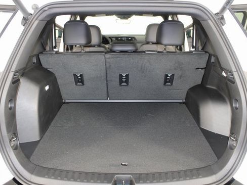 New 2026 GMC Terrain AT4 w/ Convenience Package III image 22