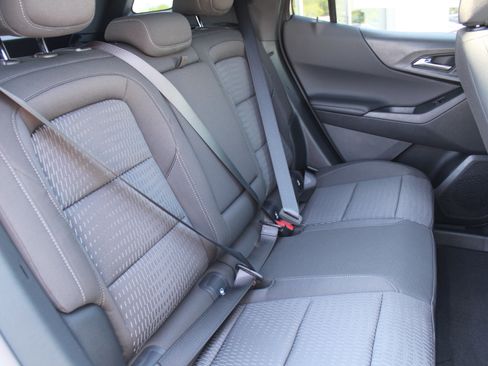New 2026 Chevrolet Equinox LT w/ Midnight Edition FWD image 17