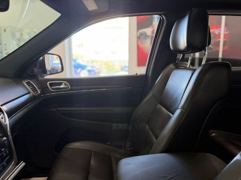 Used 2017 Jeep Grand Cherokee Limited AWD/4WD image 13