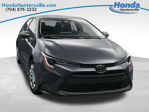 Used 2025 Toyota Corolla LE w/ Convenience Package FWD image 6