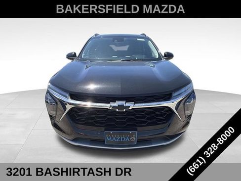 Used 2025 Chevrolet Trax LT w/ Driver Confidence Package FWD image 4