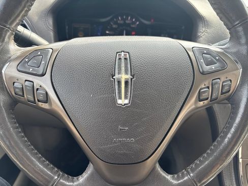 Used 2013 Lincoln MKX AWD image 10