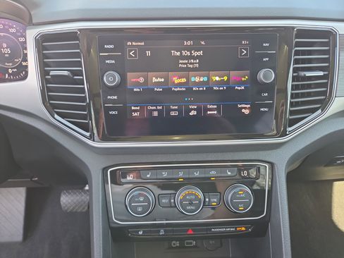 Used 2019 Volkswagen Atlas SEL image 28