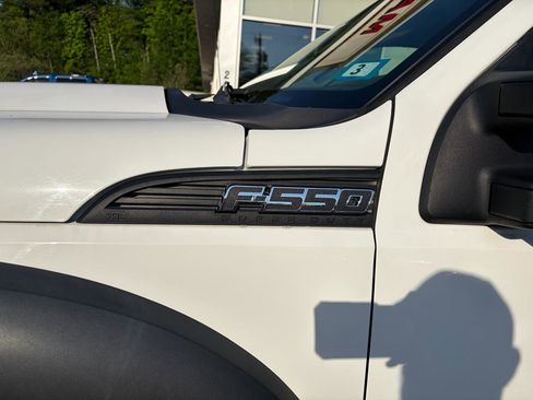 Used 2015 Ford F550 4x4 Regular Cab Super Duty image 13