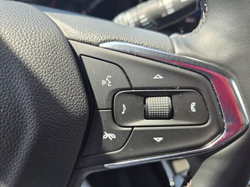 Used 2025 Chevrolet Trax LT w/ LT Convenience Package FWD image 20