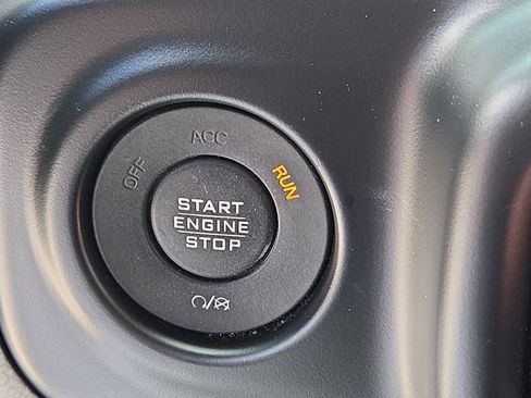 Certified 2020 Jeep Gladiator Rubicon AWD/4WD image 17