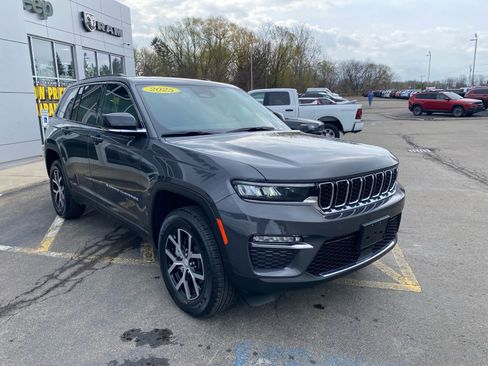 Used 2025 Jeep Grand Cherokee Limited w/ Trailer Tow Package image 7