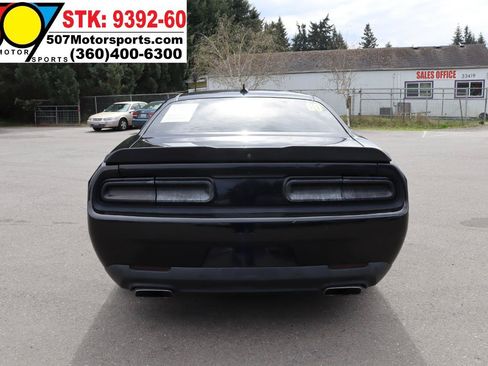 Used 2015 Dodge Challenger R/T Scat Pack w/ Leather Interior Group RWD image 6