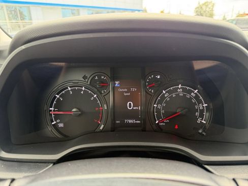 Used 2022 Toyota 4Runner SR5 Premium w/ Moonroof Package AWD/4WD image 14