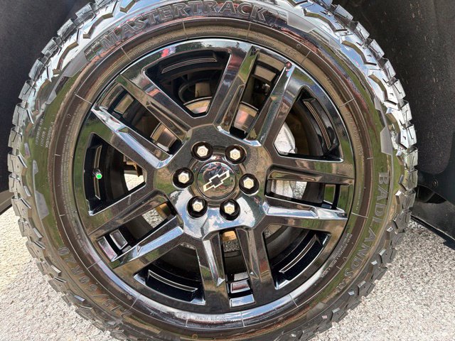 Used 2023 Chevrolet Silverado 1500 RST w/ Convenience Package II AWD/4WD image 9