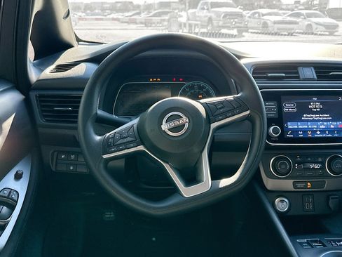 Used 2024 Nissan Leaf S image 18