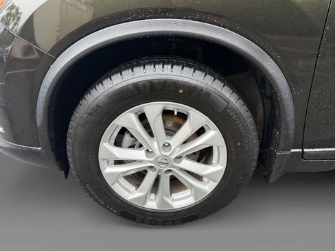 Used 2016 Nissan Rogue SV image 9