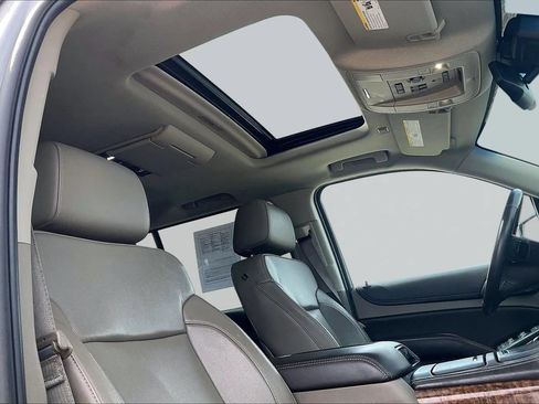 Used 2016 Chevrolet Suburban LTZ AWD/4WD image 31
