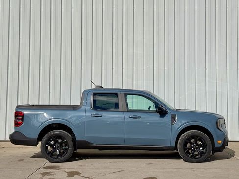 New 2026 Ford Maverick Lariat w/ Black Appearance Package image 6