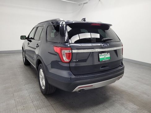 Used 2017 Ford Explorer XLT w/ Equipment Group 202A image 5