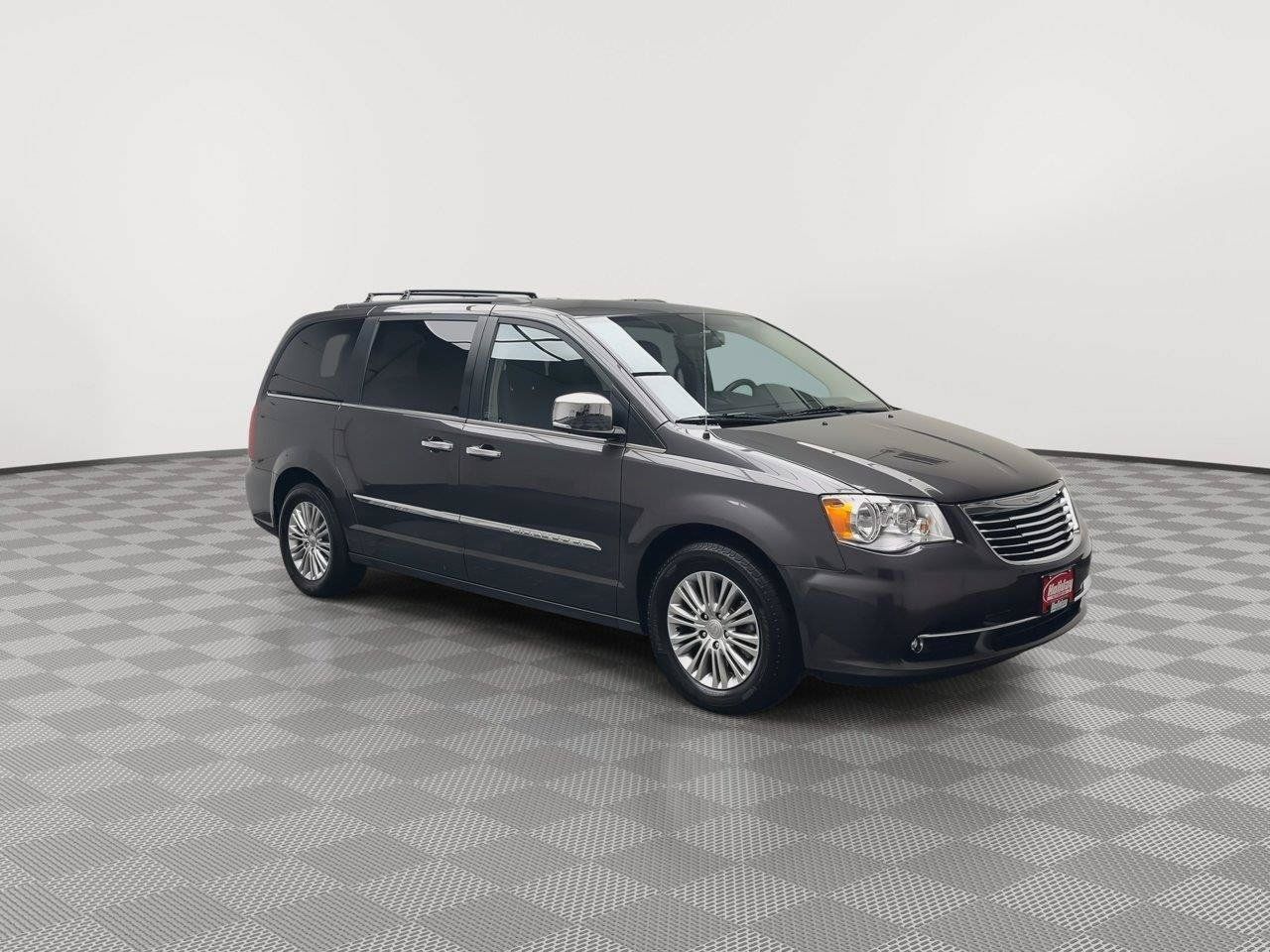 Used 2015 Chrysler Town & Country Touring-L w/ Driver Convenience Group FWD image 30