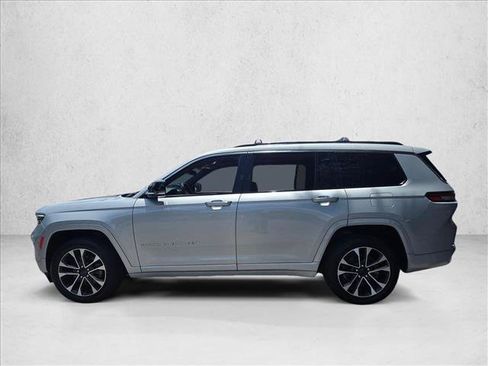 Used 2022 Jeep Grand Cherokee L Overland RWD image 9