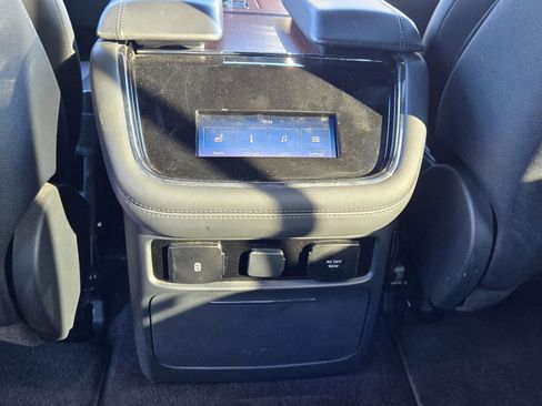 Used 2024 Lincoln Navigator Reserve image 12