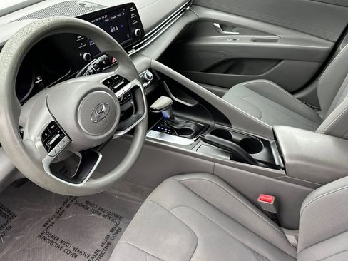 Used 2023 Hyundai Elantra SEL FWD image 10