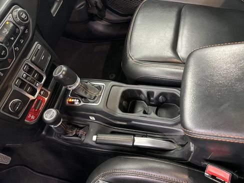 Used 2021 Jeep Gladiator Mojave AWD/4WD image 29