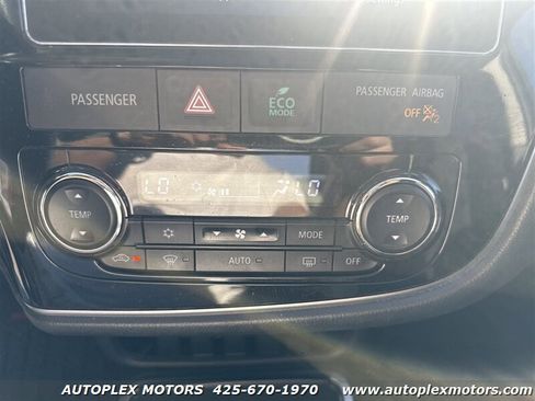 Used 2017 Mitsubishi Outlander SE image 31