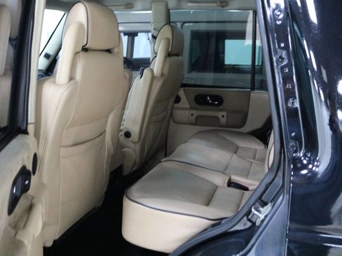 Used 2004 Land Rover Discovery HSE image 19