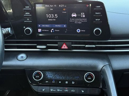 Used 2022 Hyundai Elantra SEL w/ Convenience + Premium Package image 23