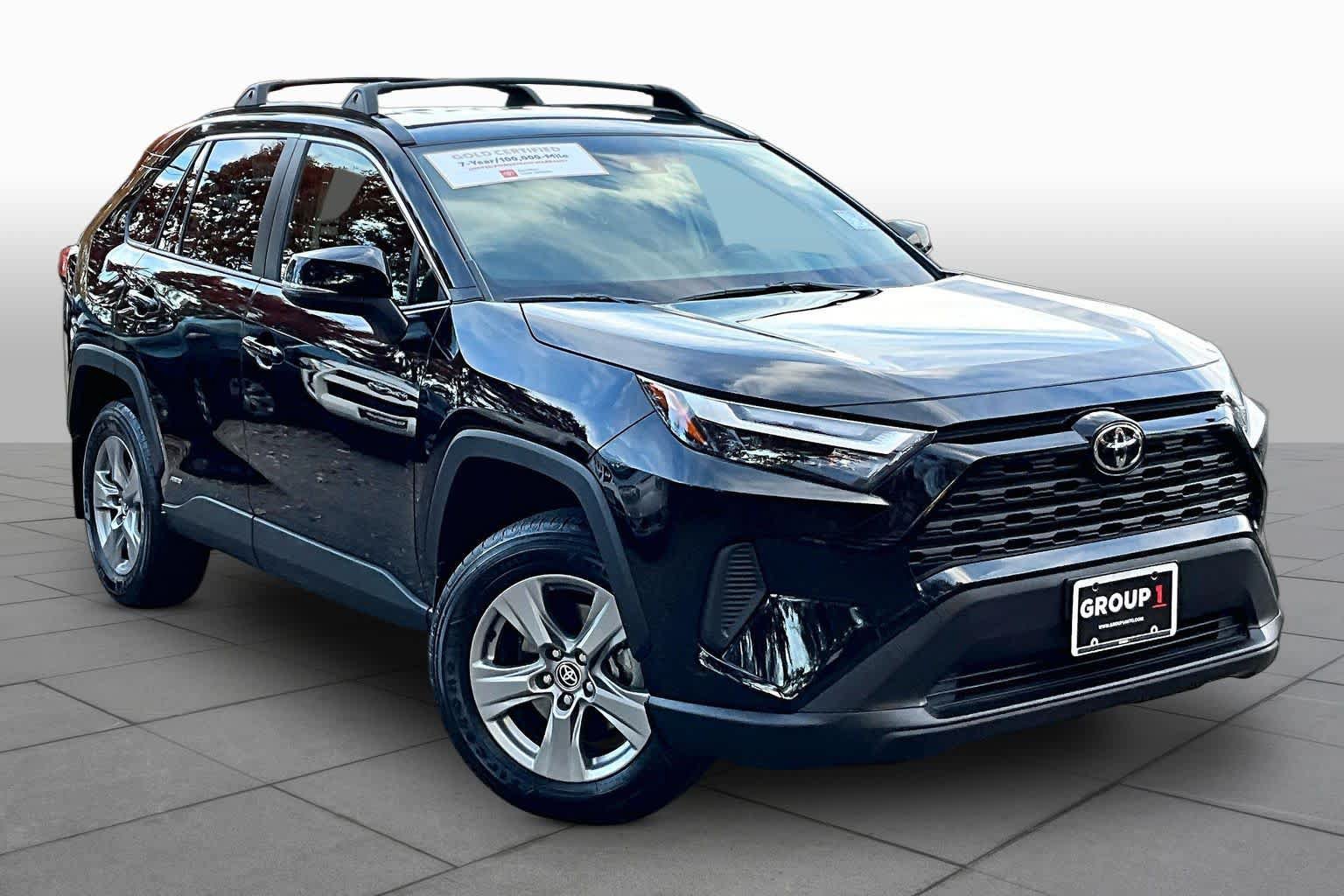 Used 2025 Toyota RAV4 XLE w/ Weather Package AWD/4WD image 2