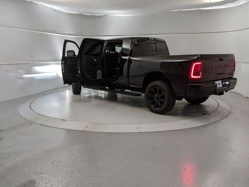 Used 2025 RAM 3500 Laramie image 12