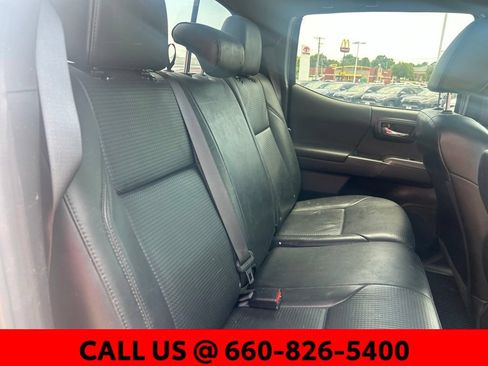 Used 2020 Toyota Tacoma TRD Sport w/ TRD Premium Sport Package AWD/4WD image 6