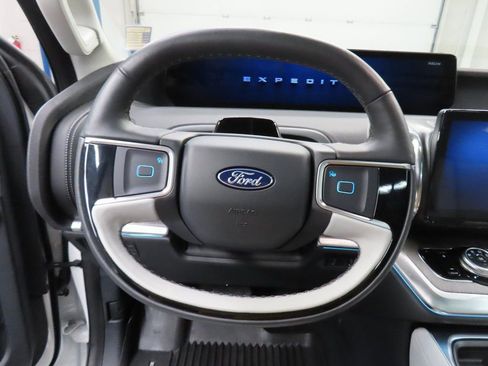 Used 2025 Ford Expedition Max Platinum w/ Platinum Ultimate Package image 51