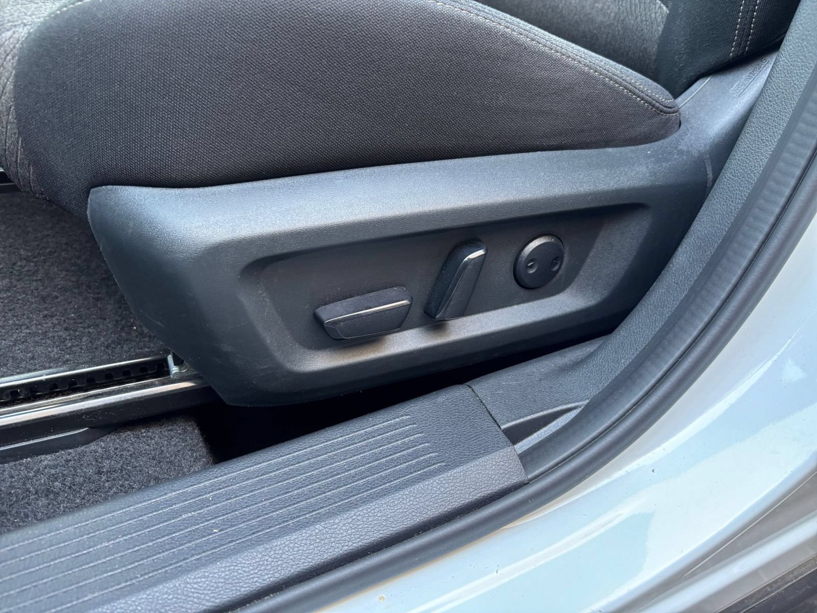 Used 2026 Nissan Rogue SV AWD/4WD image 21