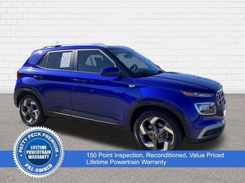 Used 2024 Hyundai Venue SEL image 1