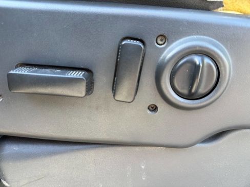 Used 2007 Chevrolet Silverado 2500 LT w/ Heavy-Duty Power Package image 19