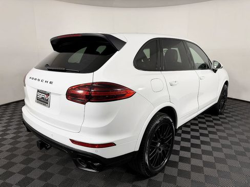 Used 2017 Porsche Cayenne Platinum Edition AWD/4WD image 8