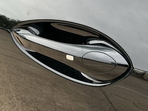 Used 2025 Chevrolet Trax LT w/ LT Convenience Package image 10