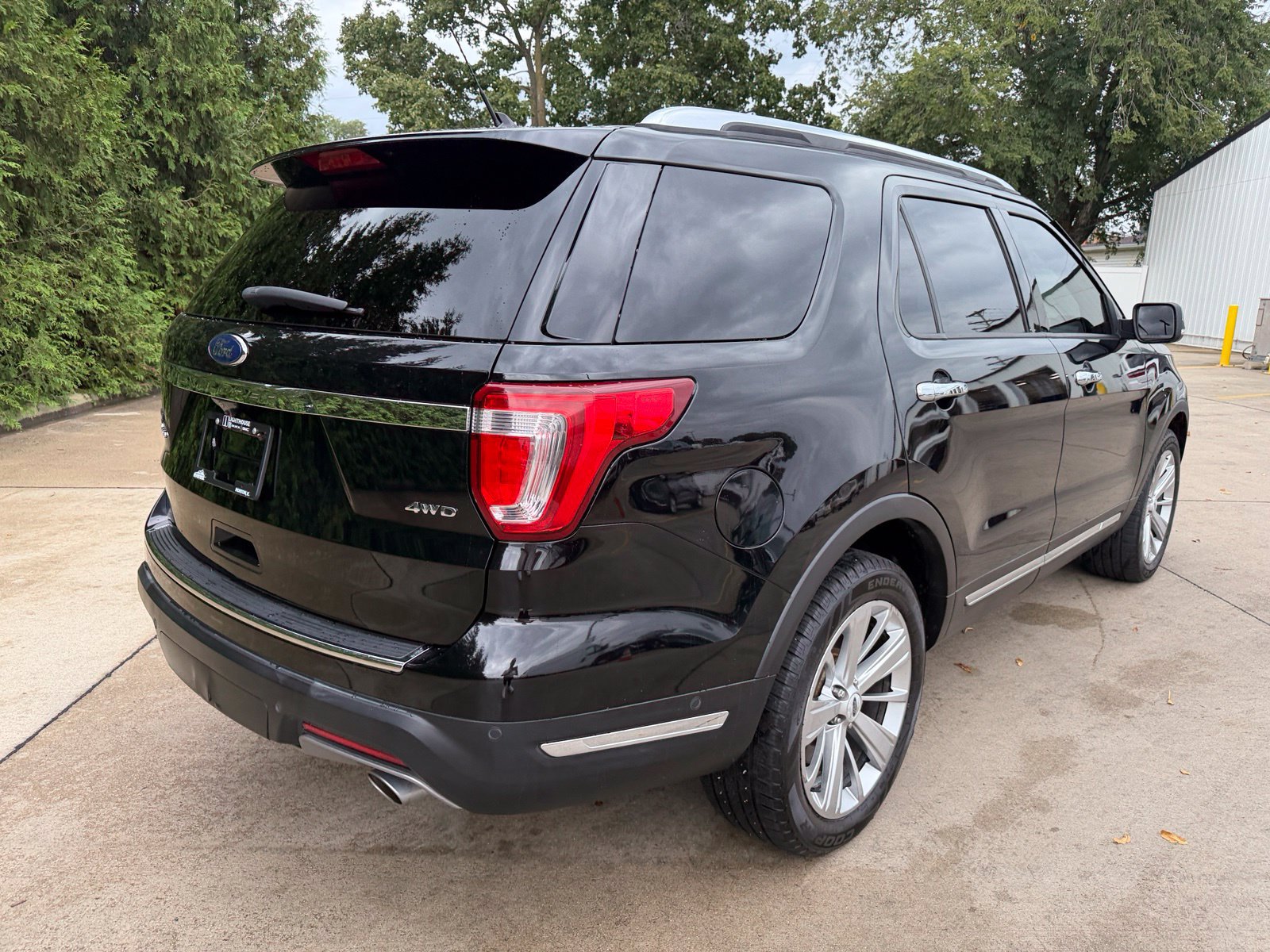 Used 2018 Ford Explorer Limited w/ Equipment Group 301A AWD/4WD image 32