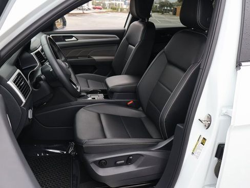 Certified 2023 Volkswagen Atlas Cross Sport SE image 12