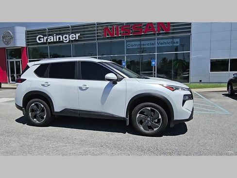 Used 2024 Nissan Rogue SV w/ SV Premium Package FWD image 37