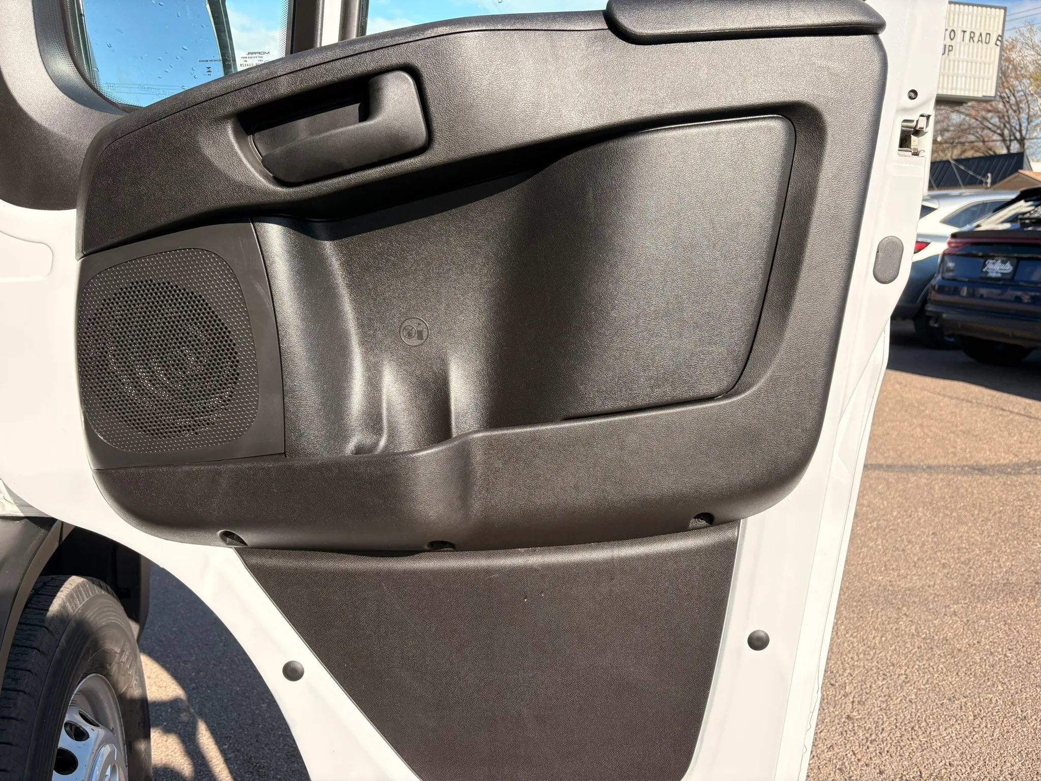Used 2025 RAM ProMaster 2500 w/ Convenience Group FWD image 16
