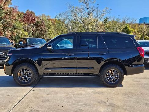 Used 2025 Ford Expedition Tremor image 9