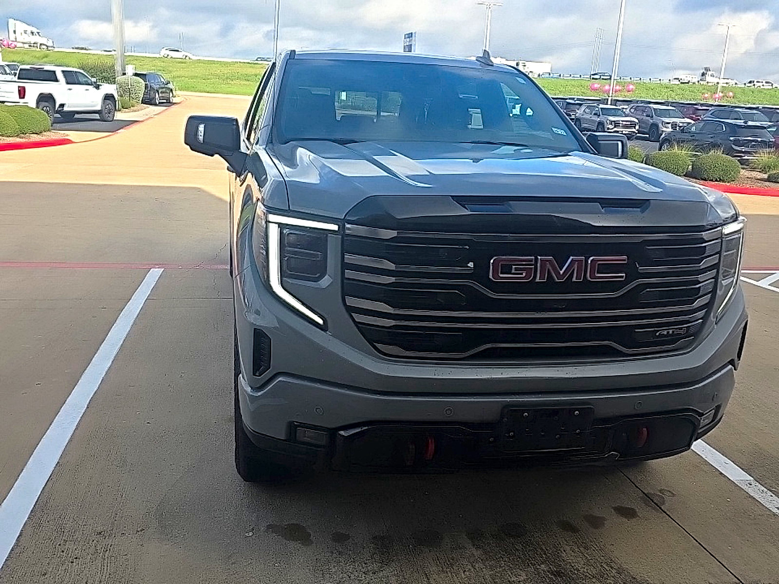 Used 2025 GMC Sierra 1500 AT4 w/ Technology Package AWD/4WD image 5