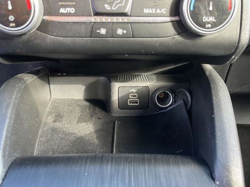 Used 2024 Ford Escape ST-Line image 21