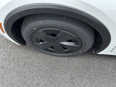 New 2026 Toyota Prius SE image 31